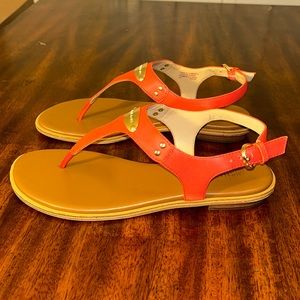 MICHAEL KORS PLATE SANDALS.
